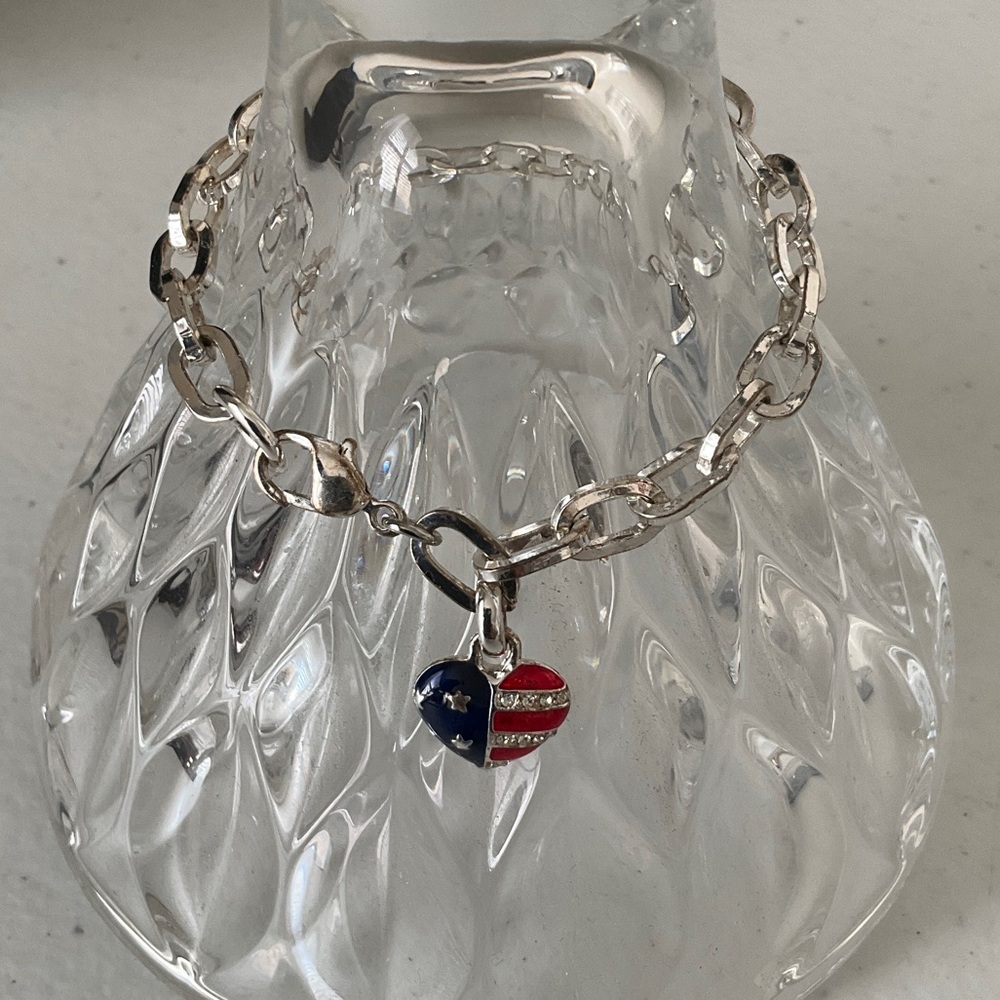 Silver Tone Bracelet with Heart Charm